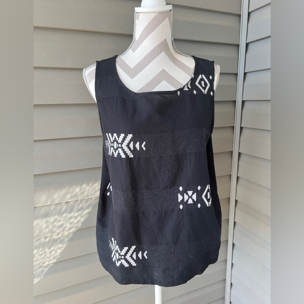 Eileen Fisher Black Tank Top with White Geometric Motif